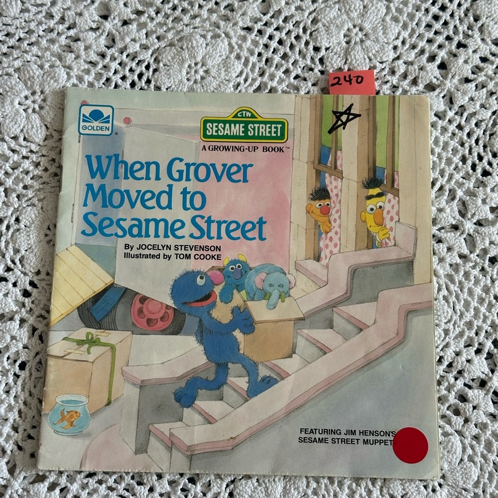 Golden Press Sesame Street A Growing Up Book When Grover Moved to Sesame Street